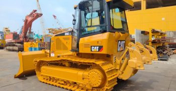 Caterpillar-D5K-Bulldozer-very-good-condition-2012-model-New-Rippers_55008939.h